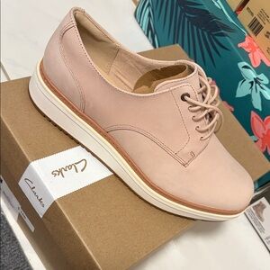 Clarks Women's Blush Nubuck Lace-Up Teasdale Rhea Oxfords